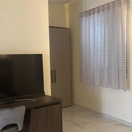 Angelo E Silvana *