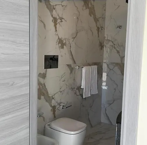 לינה וארוחת בוקר Angelo E Silvana ליקאטה