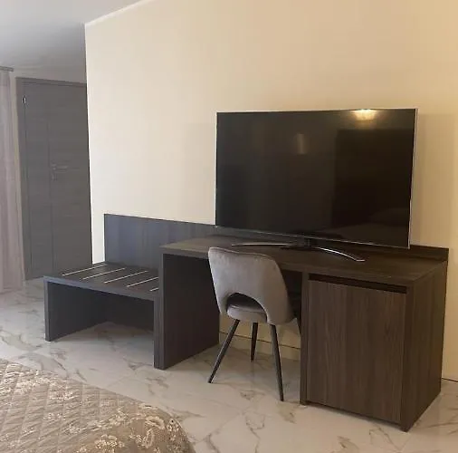 Angelo E Silvana 3* ליקאטה